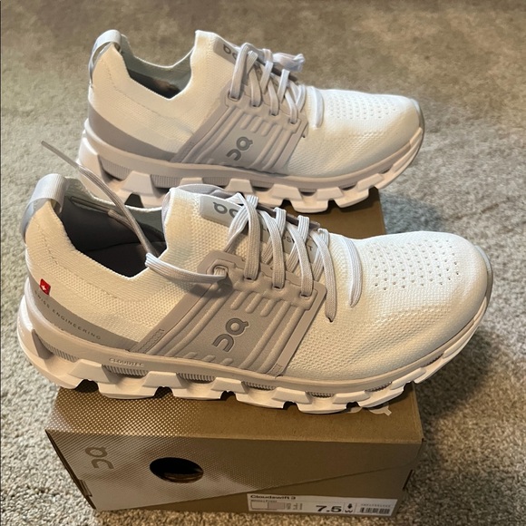 NWT On Cloud Cloudswift 3 - Picture 2 of 4